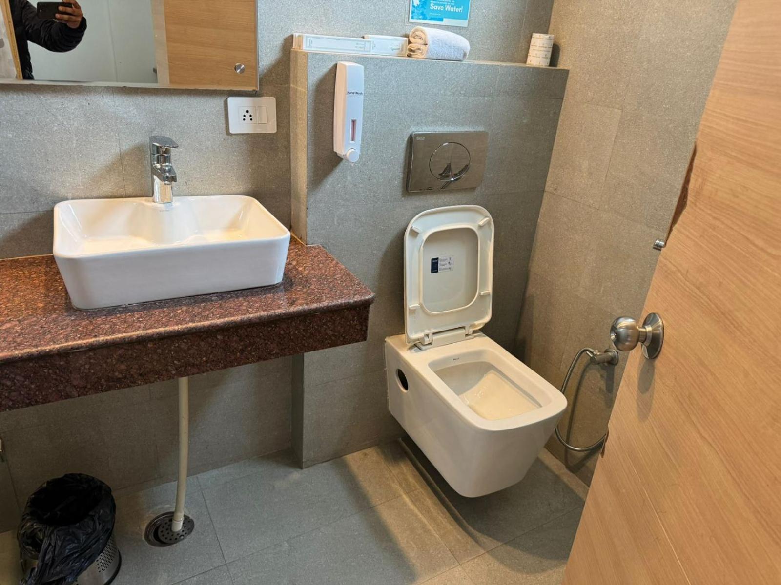 Hotel River Retreat 康格拉 外观 照片