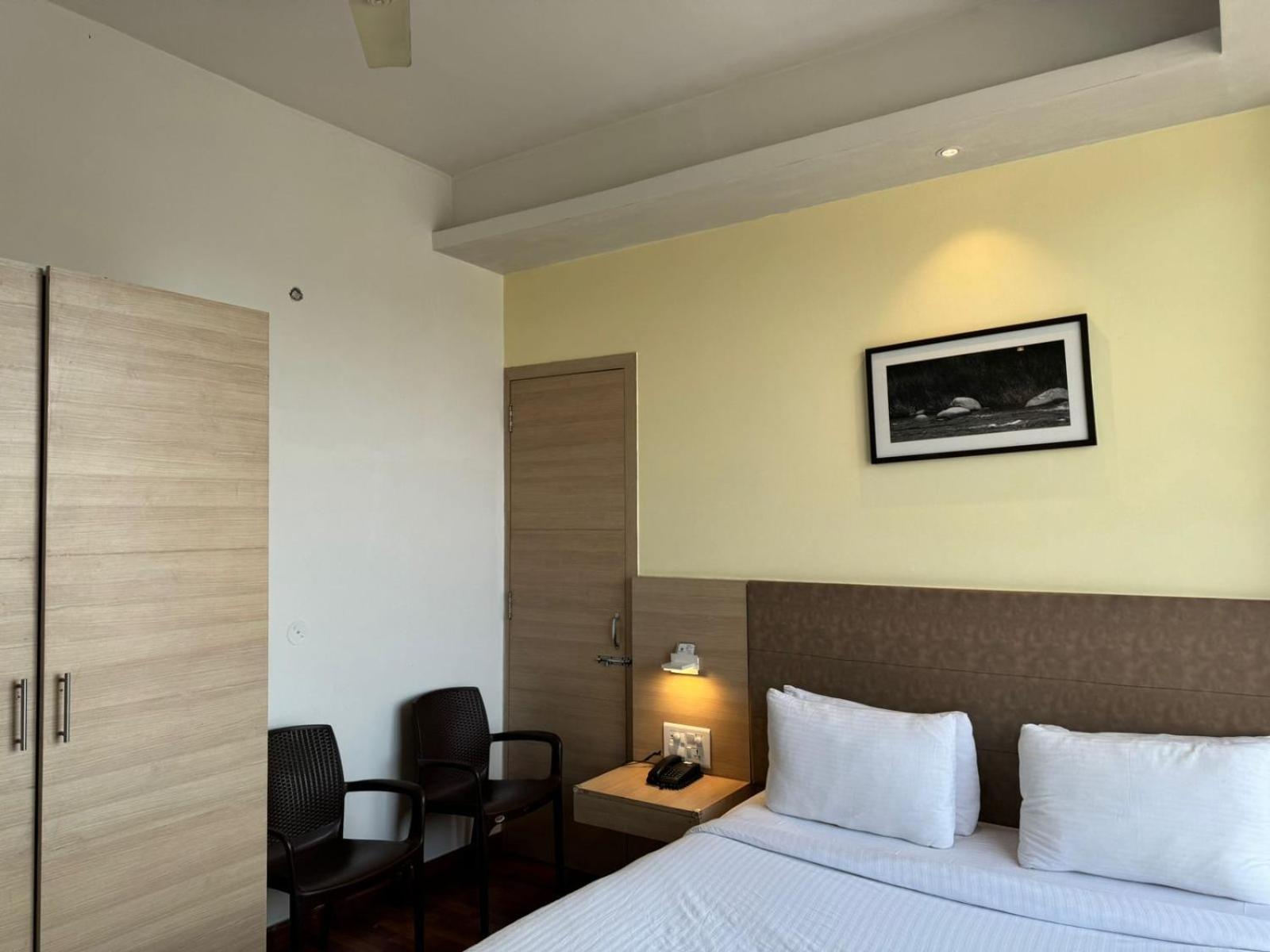 Hotel River Retreat 康格拉 外观 照片